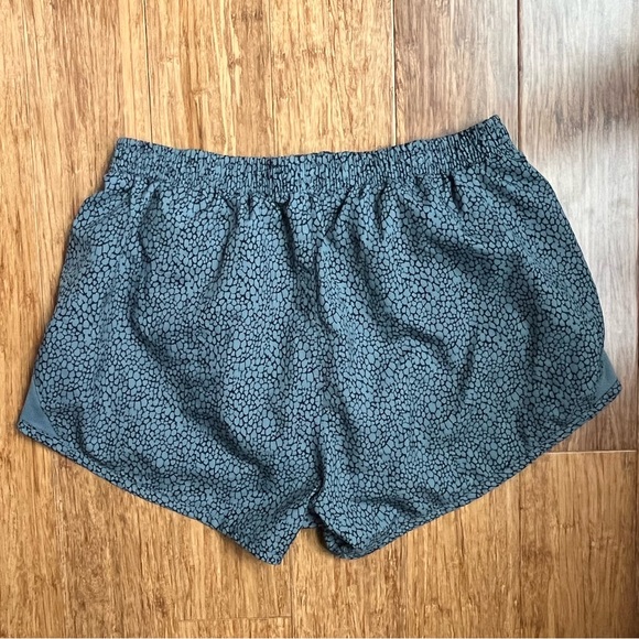 Nike | Dri-fit Tempo Speckled Running Shorts size Small Gray Black - Picture 4 of 4